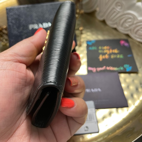 🌸PRICE FiRM🌸Prada 6 Key holder - Picture 2 of 16